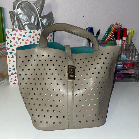 Novus Shoulder Bag - Picture 1 of 2